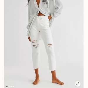 Levi’s Wedgie Straight Jeans- Cloud Bank (white, off-white)